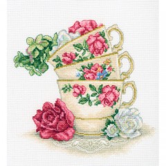 Набір для вишивання РТО M622 Чашка чаю з пелюстками троянд